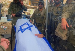 جيش الاحتلال يعثر على جثة آخر أسير صهيوني في غزة