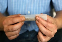 قضاء الانقلاب يبرئ مروجي الحشيش الاصطناعي.. تدمير شباب مصر!