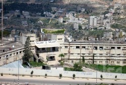 إضراب معتقلين فلسطينيين عن الطعام بسجون السلطة