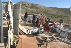 11 عائلة تهاجر قسريا شرق رام الله بعد هجمات المستوطنين