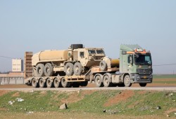 حشود أمريكية تضم 40ألف جندي و16 سفينة حربية وعشرات الظائرات