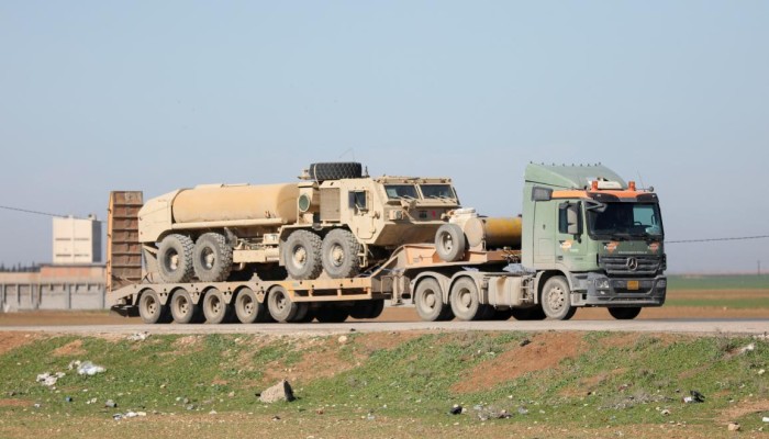 حشود أمريكية تضم 40ألف جندي و16 سفينة حربية وعشرات الظائرات