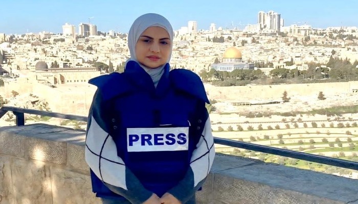 الاحتلال يبعد صحفية مقدسية عن الأقصى ستة أشهر