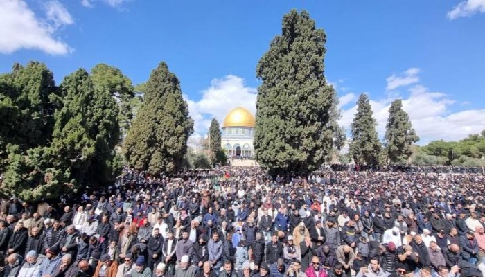 100 ألف مُصلٍّ يؤدون الجمعة الثانية من رمضان في المسجد الأقصى