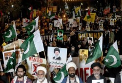 مقتل 9 في باكستان باحتجاجات على اغتيال خامنئي واقتحام القنصلية الأمريكية