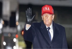 بوليتيكو: ترامب لا يملك الوقت الكافي لتسويق هجومه على إيران