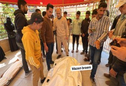 استشهاد مواطن وإصابة طفلته بخروقات الاحتلال لاتفاق غزة