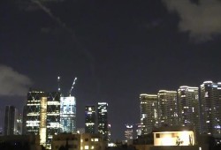 صاروخ انشطاري يزلزل تل أبيب