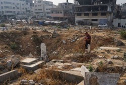 الأورومتوسطي: الاحتلال هدم 93٪ من مقابر غزة
