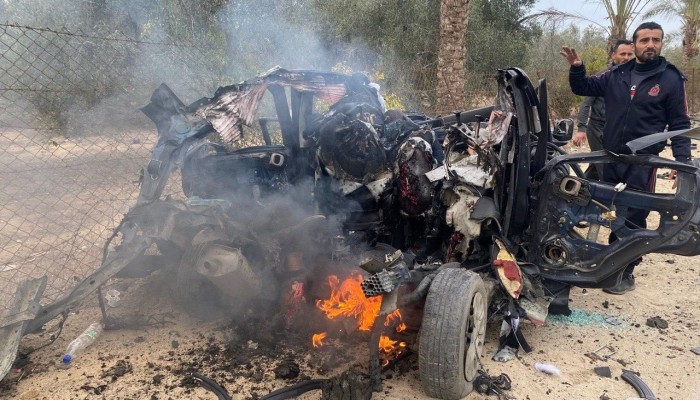 8 شهداء بقصف الاحتلال مركبة شرطية  وسط غزة