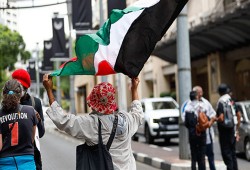 منظمة صهيونية وراء رحلات تهجير فلسطينيين من غزة