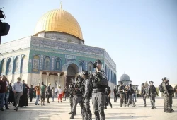 الدعوة للحشد والرباط لإجبار الاحتلال على فتح الأقصى