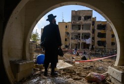 إيران تقصف ديمونا مجددا وهجمات في عمق طهران