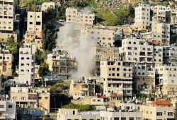 الاحتلال يفجّر منزل عائلة الشهيد محمود العقاد في نابلس