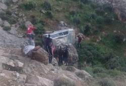 إصابات واعتقالات في هجوم للمستوطنين جنوبي الخليل