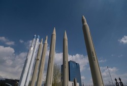 إيران تهدد بقصف دول في المنطقة رداً على ضرب بنيتها التحتية