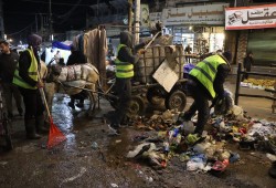 تحذير من انهيار الخدمات في غزة مع تفاقم أزمة الوقود والحصار