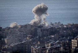 العدو الصهيوني يواصل قصف لبنان ويرفض شموله بالهدنة