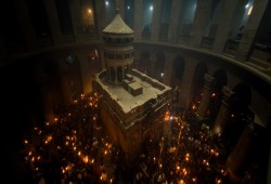 الاحتلال يمنع آلاف المسيحيين من إحياء سبت النور في القدس