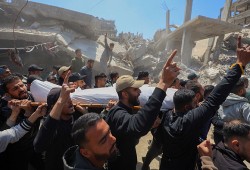 5 شهداء بقصف صهيوني وإطلاق نار في غزة
