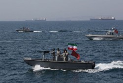 إيران تغلق مضيق هرمز مجددا حتى يتم فك الحصار الأمريكي