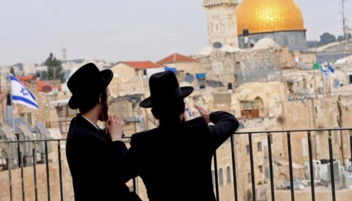 القدس الدولية: الاحتلال يخطط لسلب السيادة الإسلامية من الأقصى