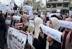 طلاب غزة العالقون يطالبون بفتح المعابر