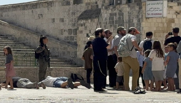 اقتحامات صهيونية لباحات الأقصى وسط طقوس تلمودية