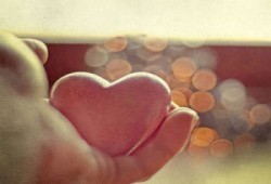 كيف حطَّت «النكات» من قيمة الزواج؟!