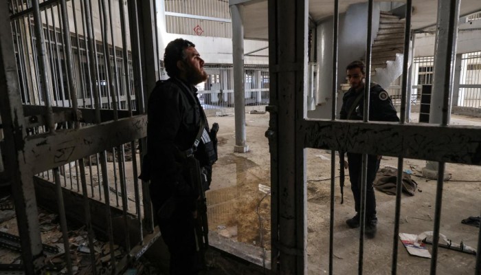 مقاطع مصورة من سجن صيدنايا قبل سقوط الأسد بأيام