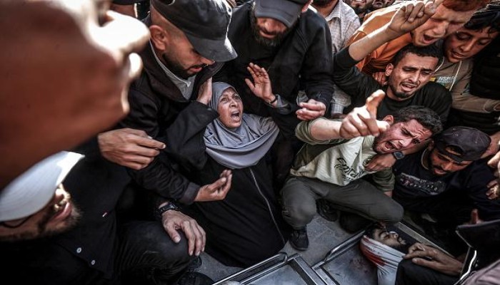 استشهاد مسعف في غزة والاحتلال يقصف شرقي القطاع