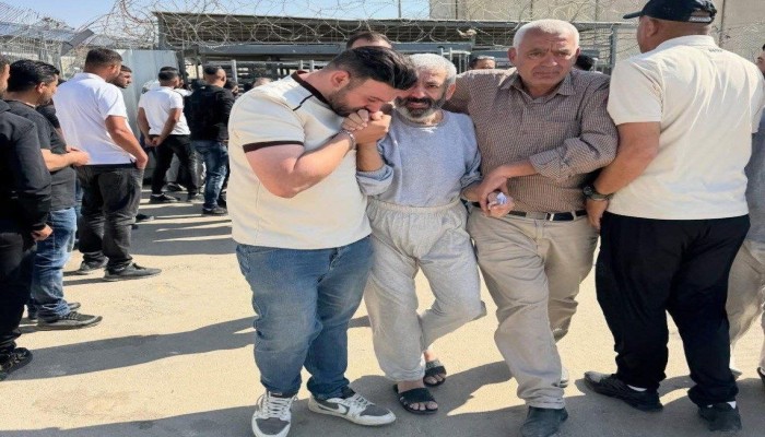 الصحفي علي السمنودي.. شهادة على جرائم سجون الاحتلال