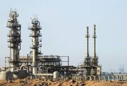 نظام الانقلاب يرفع أسعار غاز المصانع.. زيادة تكلفة الإنتاج