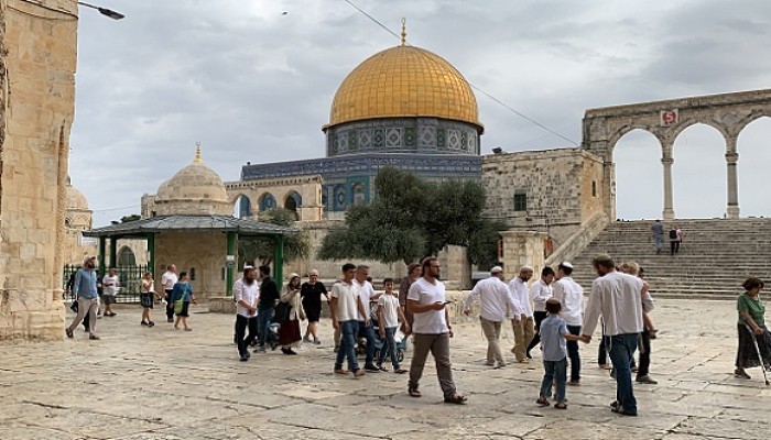 عشرات الصهاينة يدنسون الأقصى بقيادة الإرهابي جيليك