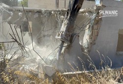 الاحتلال يجبر مقدسيا على هدم منزله في سلوان