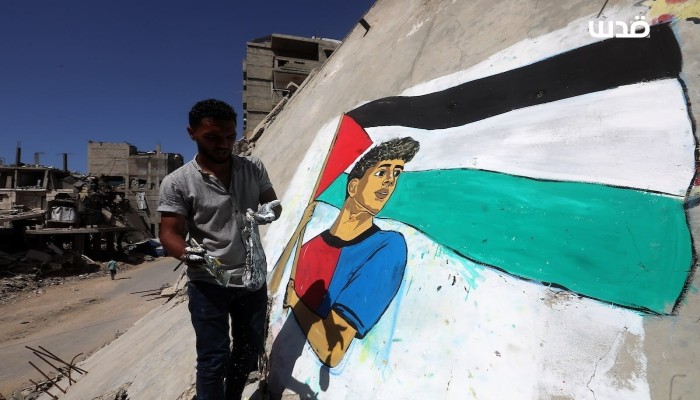 إسبانيا تدافع عن يامال بعد رفعه علم فلسطين باحتفالات برشلونة