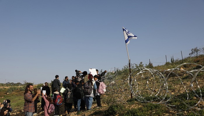 تصاعد اعتداءات المستوطنين على أراض وتجمعات فلسطينية