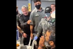 الإرهابي بن غفير ينكّل بناشطي أسطول الصمود بعد اعتقالهم