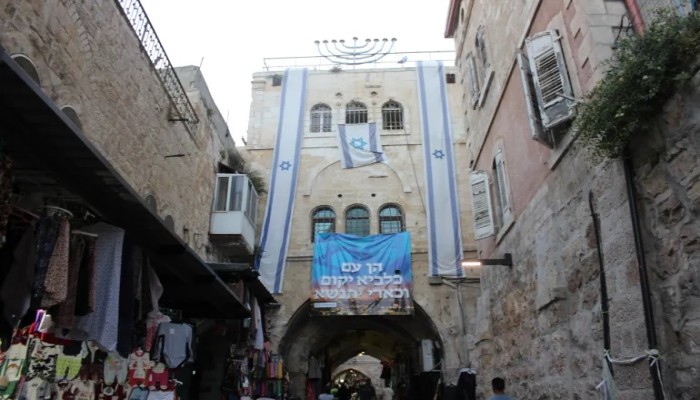 الاحتلال يجدد مصادرة عقارات مستهدفا قلب القدس