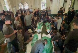 جماهير غزة تشيّع القائد الشهيد محمد عودة وأسرته
