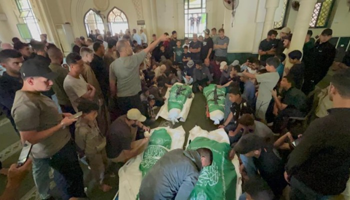 جماهير غزة تشيّع القائد الشهيد محمد عودة وأسرته
