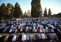 140 ألفاٍ يؤدون صلاة عيد الأضحى في الأقصى المبارك