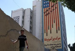 طهران تعلق المفاوضات إلى حين توقف قصف لبنان وغزة
