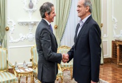تحذير إيراني من هجوم نووي.. وتأكيد صعوبة إخراج اليورانيوم