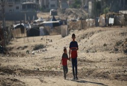 أطفال غزة.. فراغ وحرمان وعجز يكبل العائلات