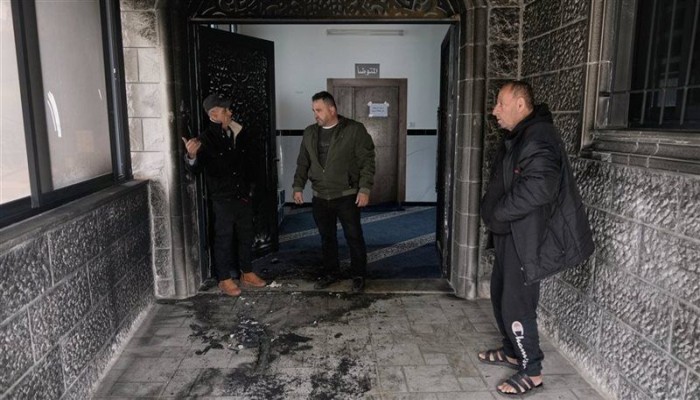 حملة واسعة للاحتلال بالضفة والقدس ومستوطنون يهاجمون المساجد