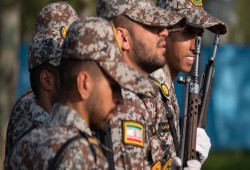 إيران تعلن مقتل 9 جنود وتهدد بتغيير عقيدتها النووية