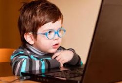 نصائح تضبط تعامل طفلك مع الإنترنت