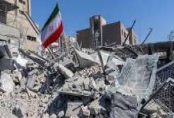 تجدد القصف الأمريكي على إيران وترامب: نضرب بقوة