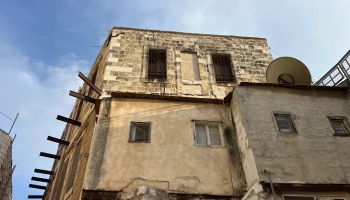 صهاينة يستولون على عقار الباشا التاريخي في القدس المحتلة